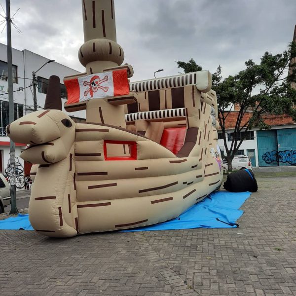 Barco pirata inflable